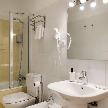 Sunday Lovers - Fb - 54 Διαμέρισμα *