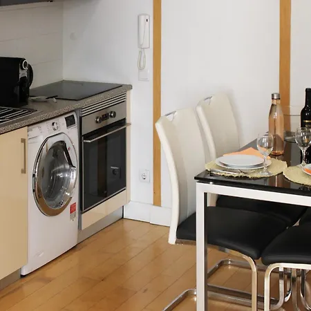 Sunday Lovers - Fb - 54 Apartament Coimbra